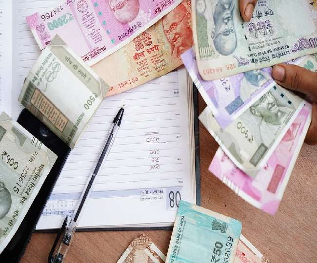 Small Savings Schemes: सरकार ने वापस लिया ब्याज दर घटाने का फैसला, PPF, NSC और SSY पर पुरानी दरें रहेंगी बरकरार