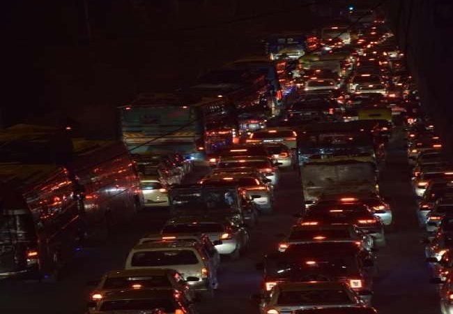 Rakesh Tikait Attacked: राकेश टिकैत पर हमले के बाद दिल्ली के बॉर्डरों पर किसान हुए उग्र, टैक्टर ट्रॉली लेकर लगाया जाम