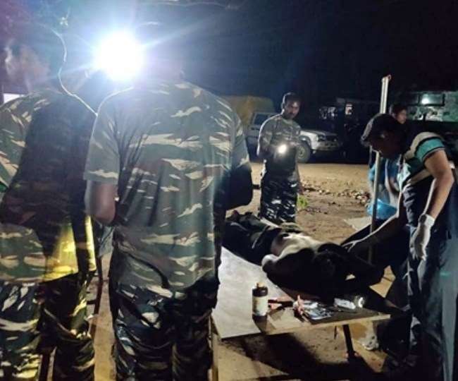 सुरक्षा बलों पर 400 नक्सलियों ने घात लगाकर बोला था हमला, घायल होने के बावजूद पेड़ों की ओट लेकर लड़ते रहे जवान