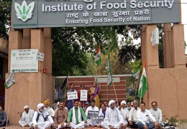 Kisan Andolan: किसानों के प्रदर्शन से गायब हो रही भीड़, एफसीआइ गोदाम के बाहर प्रदर्शन की निकल गई हवा