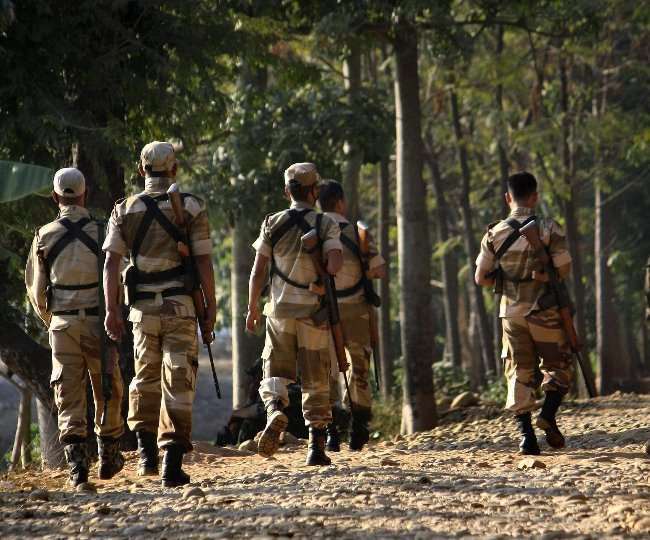 श्रीनगर के मेसूमा में आतंकी हमला, सीआरपीएफ के दो जवान घायल