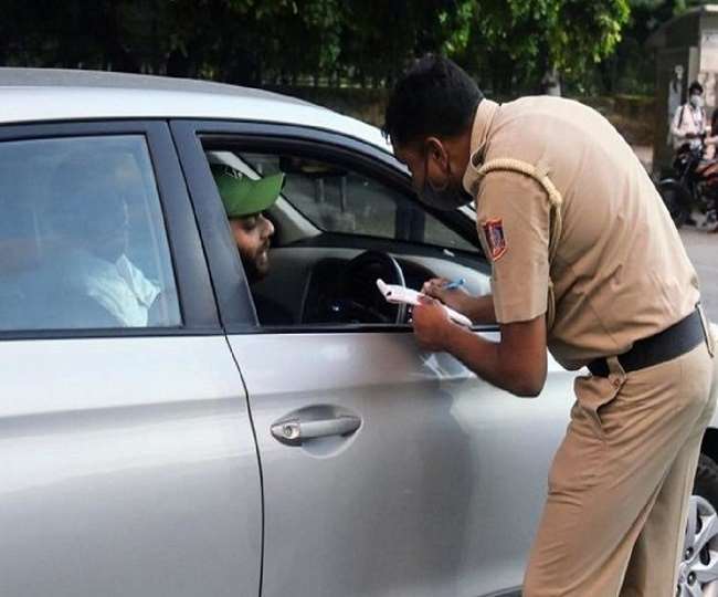 Coronavirus News Update: दिल्ली HC का अहम आदेश, बंद कार में अकेले हों तो भी मास्क लगाना जरूरी