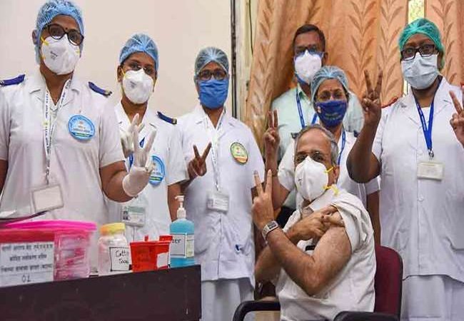 वैक्‍सीनेशन की रफ्तार के मामले में भारत ने अमेरिका को पछाड़ा, जानें- अब तक कितनों को लगा टीका