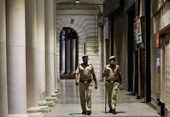 Night Curfew In Noida: दिल्ली के बाद अब गाजियाबाद और नोएडा-ग्रेटर नोएडा में भी लगा नाइट कर्फ्यू, जानिये- टाइमिंग