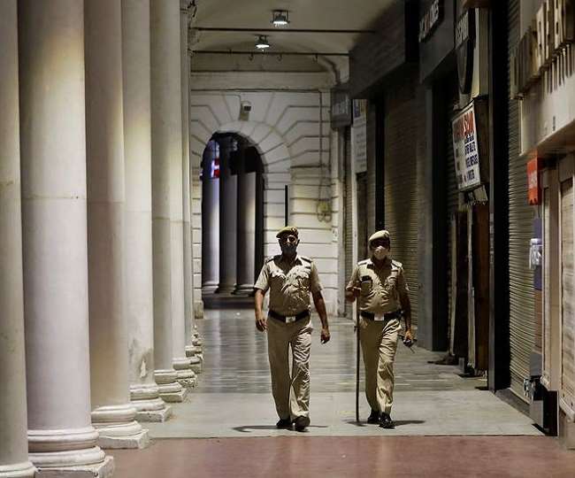 Night Curfew In Noida: दिल्ली के बाद अब गाजियाबाद और नोएडा-ग्रेटर नोएडा में भी लगा नाइट कर्फ्यू, जानिये- टाइमिंग