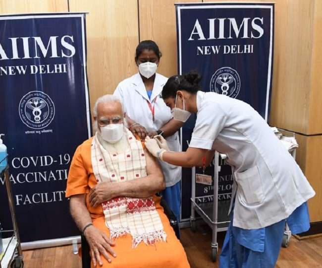 पीएम मोदी ने ली कोरोना वैक्सीन की दूसरी डोज, AIIMS में सुबह-सुबह लगवाया टीका