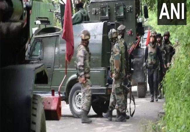 Kashmir Encounter: कश्मीर में दो मुठभेड़ों में 5 आतंकी ढेर, शोपियां में एजीएच कमांडर समेत 2 आतंकी मस्जिद में छिपे
