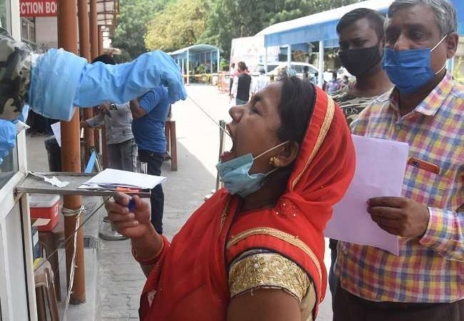 COVID-19 in UP: प्रदेश में कोरोना वायरस संक्रमण दिन पर दिन बना रहा रिकॉर्ड, 24 घंटे में 12787 नए संक्रमित; 48 की मौत