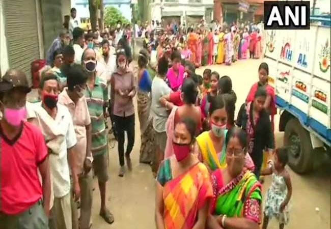 Bengal Chunav 2021 Voting LIVE: चौथे चरण के मतदान के दौरान कूचबिहार में बवाल, मतदाता की गोली लगने से मौत