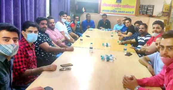 उद्योगों को कम मूल्य पर कच्चा माल मुहैया कराए सरकार: मिगलानी