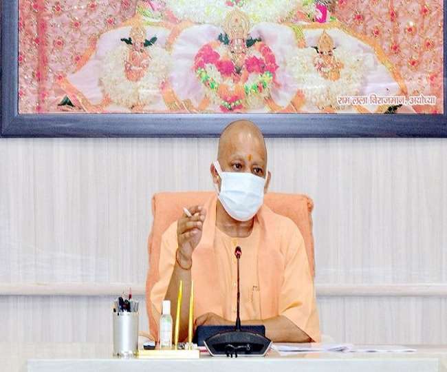 CM योगी आदित्यनाथ का निर्देश: मास्क न लगाने वालों पर लगे तत्काल जुर्माना, 30 तक सभी स्कूल बंद