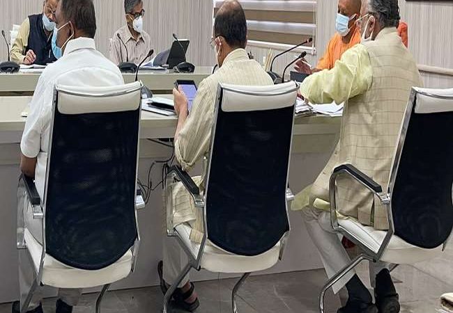 Fight Against COVID-19: CM योगी आदित्यनाथ सख्त- लखनऊ में किसी भी धार्मिक स्थल में एक बार में बस पांच श्रद्धालुओं को प्रवेश