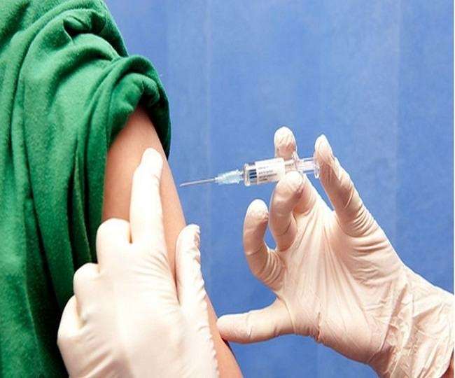 केंद्र सरकार का बड़ा ऐलान, 1 मई से 18 साल से ऊपर सभी लोगों को दी जाएगी वैक्सीन