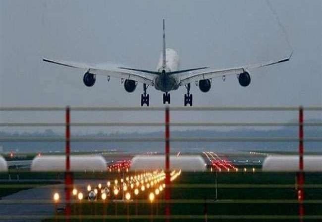 Covid-19 Pandemic: विश्व स्तर पर नए मामलों में वृद्धि के बाद अंतरराष्ट्रीय उड़ानों पर लगाया बैन