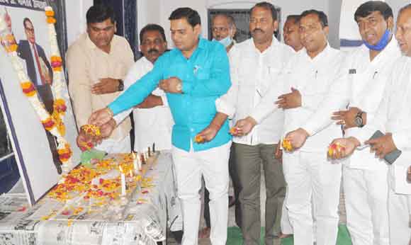 बसपाइयों ने मनाई डा. अम्बेडकर की जयंती