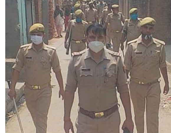 कोतवाली प्रभारी के नेतृत्व में किया पैदल मार्च