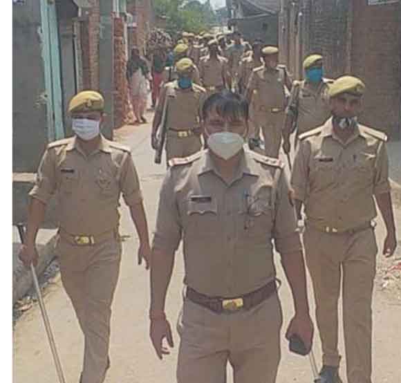 कोतवाली प्रभारी के नेतृत्व में किया पैदल मार्च