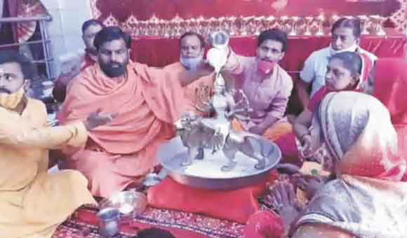मां चंद्रघंटा करती हैं जीव का कल्याण: कालेंद्रानंद