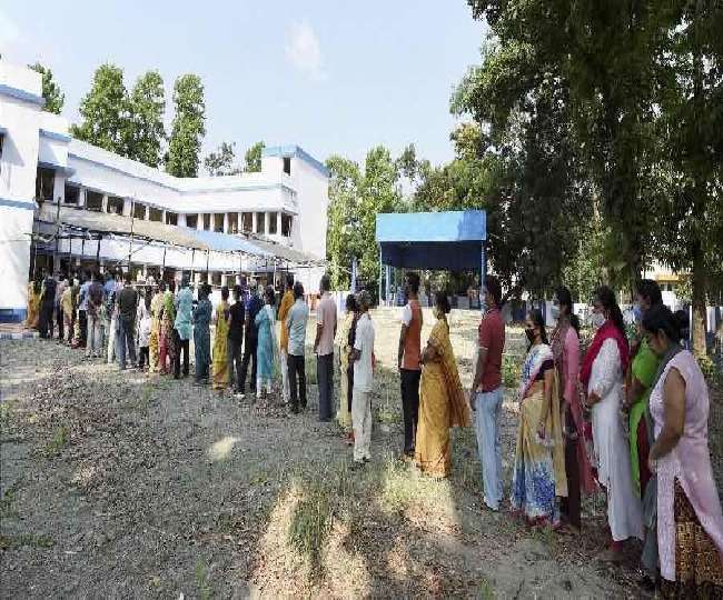 Bengal Chunav 2021 Voting LIVE: बंगाल में सवा चार बजे तक 69.40 फीसद मतदान, आज 45 सीटों के लिए हो रहे हैं चुनाव