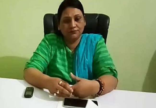 कोरोना संक्रमण का कहर: जेल में बंद IPS अधिकारी की जिला पंचायत सदस्य प्रत्याशी पत्नी प्रियंका सेन का निधन