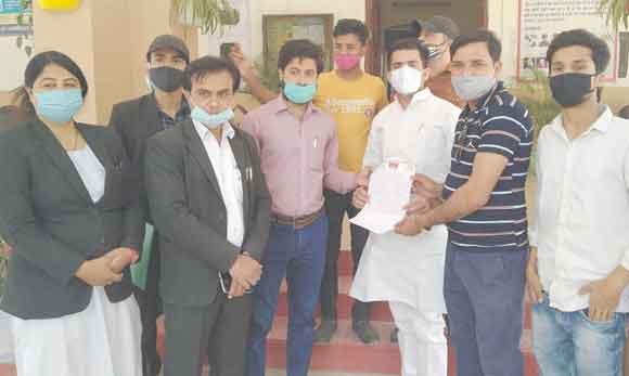 मुस्लिम समाज ने यतीनरसिंहानंद स्वामी के खिलाफ सौंपा ज्ञापन