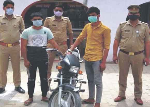 पुलिस ने दबोचे दो शातिर वाहन चोर
