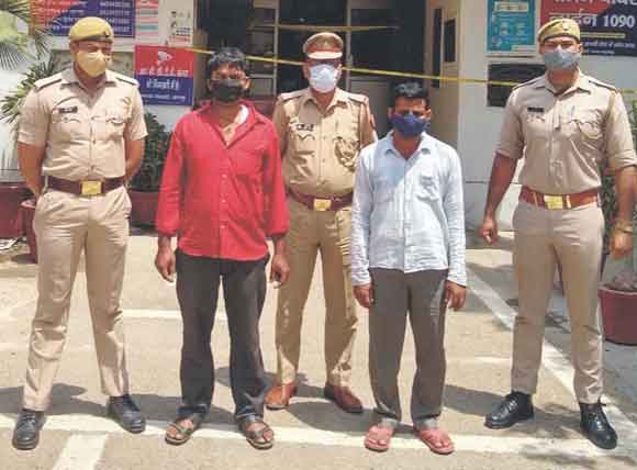 पुलिस ने दबोचे दो वांछित आरोपी