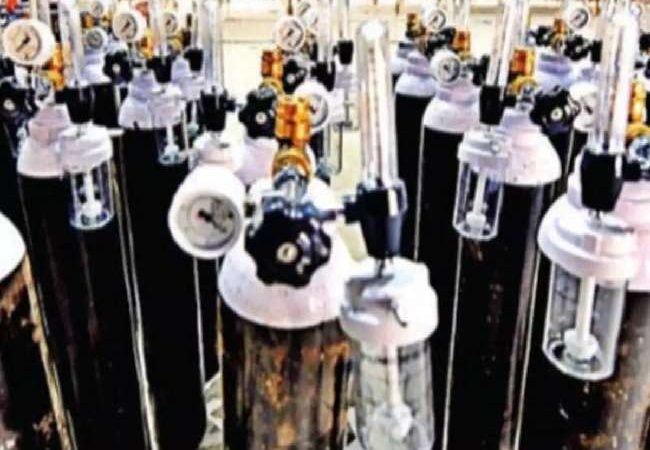 Oxygen Cylinder Shortage: आक्सीजन पर दिल्ली, हरियाणा और उत्तर प्रदेश में छिड़ी जंग, जानें क्या है पूरा मामला
