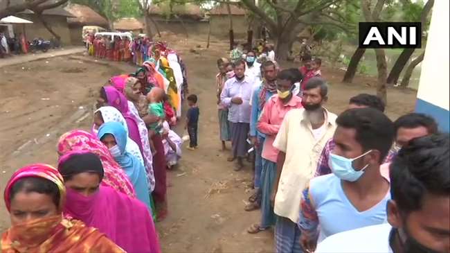 Bengal Chunav 2021 Voting LIVE: छठे चरण का मतदान जारी, उत्तर 24 परगना में भाजपा नेता व परिवार पर हमला
