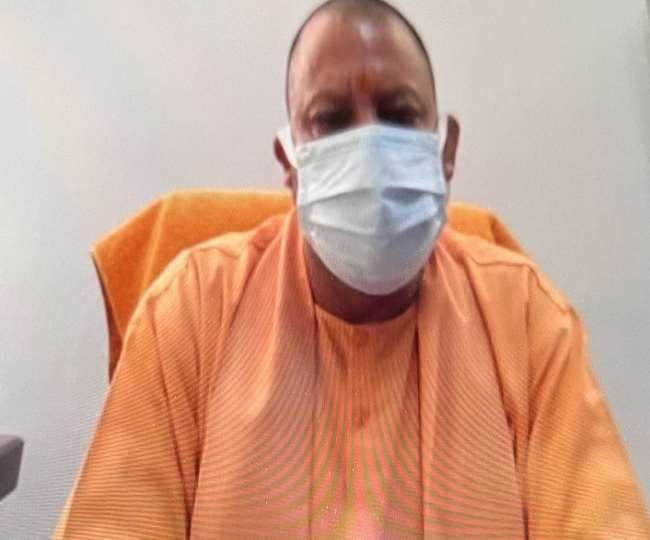 Fight Against COVID-19: CM योगी आदित्यनाथ का निर्देश: संकट में जनता का मनोबल गिराने वाला काम करने वालों को मिले सजा