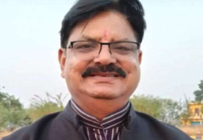 Death Due to COVID-19: औरैया सदर से भाजपा विधायक रमेश दिवाकर का निधन, प्रकाश द्विवेदी भी पॉजिटिव