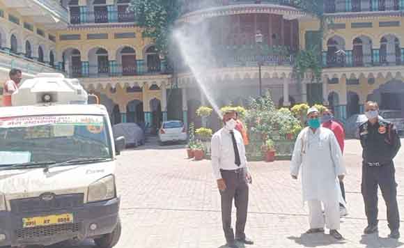 महानगर के धार्मिक स्थलों व पैरामाउंट कॉलोनी को किया गया सैनेटाइज