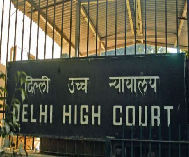 Oxygen Crisis in Delhi: यह समय गिद्धों की तरह बर्ताव करने का नहीं, HC ने 5 रिफिलर्स के खिलाफ जारी किया अवमानना नोटिस