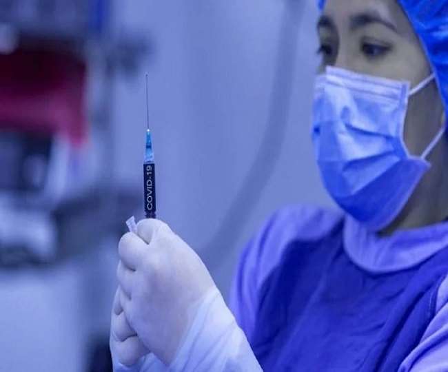 Vaccination in India: 18 साल से अधिक उम्र के लोगों को 1 मई से लगेगी कोरोना वैक्सीन, रजिस्ट्रेशन कल से; जानिए सबकुछ