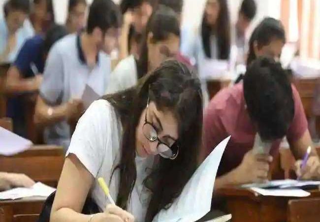 विश्वविद्यालयों और कॉलेजों की आगामी सभी परीक्षाओं और प्रवेश प्रक्रिया को आगे बढ़ाने की तैयारी, UGC जारी करेगा गाइडलाइन