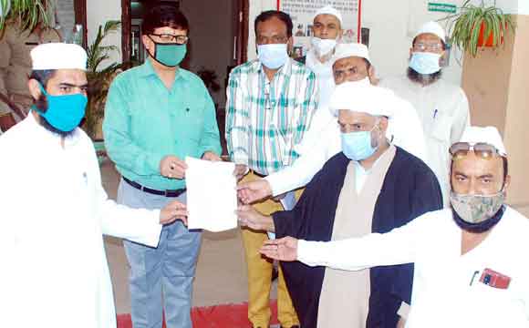 सिरस कमेटी के प्रतिनिधिमंडल ने जिला प्रशासन को सौंपा ज्ञापन