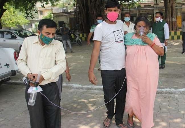 COVID-19 in UP: प्रदेश में बीते 24 घंटे में 35,156 नए कोरोना पॉजिटिव मिले, 298 ने दम तोड़ा