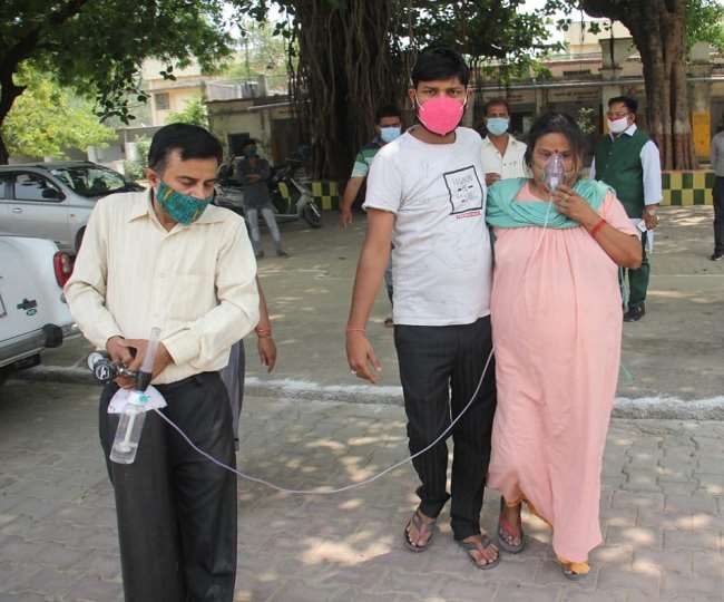 COVID-19 in UP: प्रदेश में बीते 24 घंटे में 35,156 नए कोरोना पॉजिटिव मिले, 298 ने दम तोड़ा