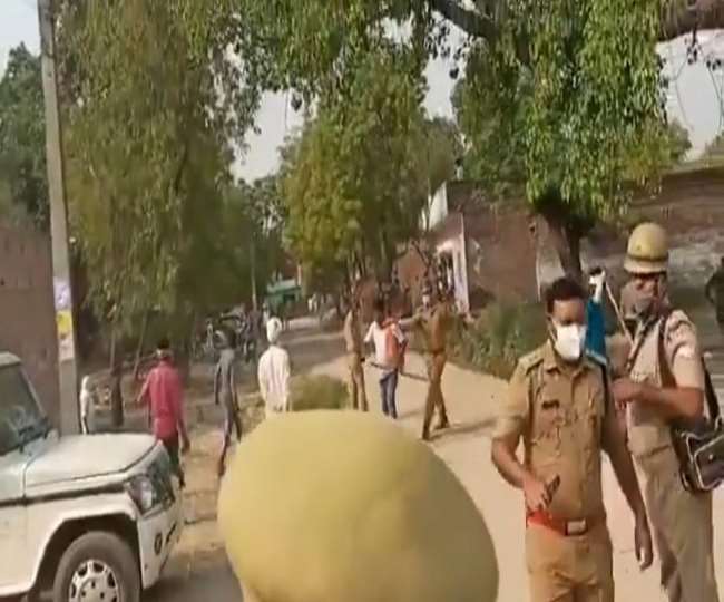 LIVE UP Panchayat Chunav Fourth Phase Voting: सीतापुर के हथूरी गांव के मतदान केंद्र पर पथराव और फायरिंग