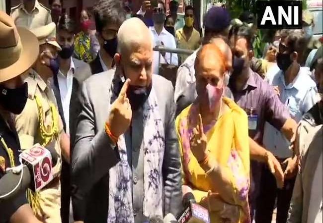 LIVE West Bengal Assembly Election 2021: दोपहर एक बजे तक हुआ 56.19 फीसद मतदान, राज्यपाल ने डाला वोट