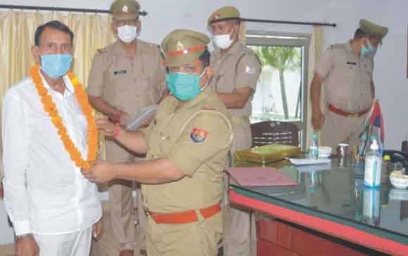सेवानिवृत्ति पर पुलिस अधिकारियों व कर्मचारियों को किया सम्मानित