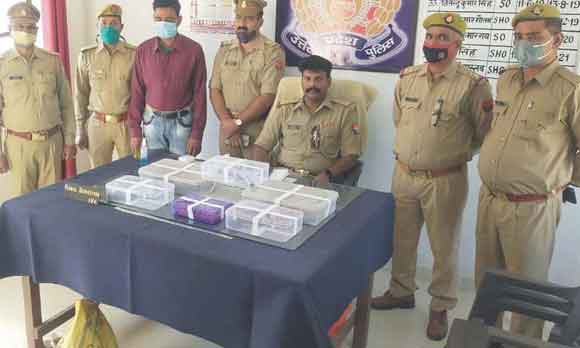 पुलिस ने किया अवैध असलाह बनाने की फैक्ट्री का भंडाफोड़, आरोपी दबोचा