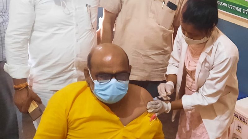 भाजपा जिलाध्यक्ष समेत 280 ने लगवाया कोरोना का टीका