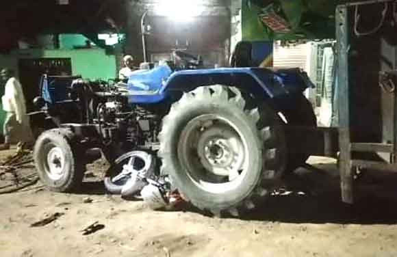 अनियंत्रित ट्रैक्टर ट्राली ने बाइक में मारी टक्कर, एक घायल