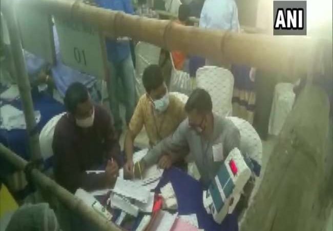 LIVE Bengal Election Result 2021: रुझानों में TMC की डबल सेंचुरी, भाजपा 100 से नीचे, बाबुल सुप्रीयो समेत कई दिग्गज पीछे