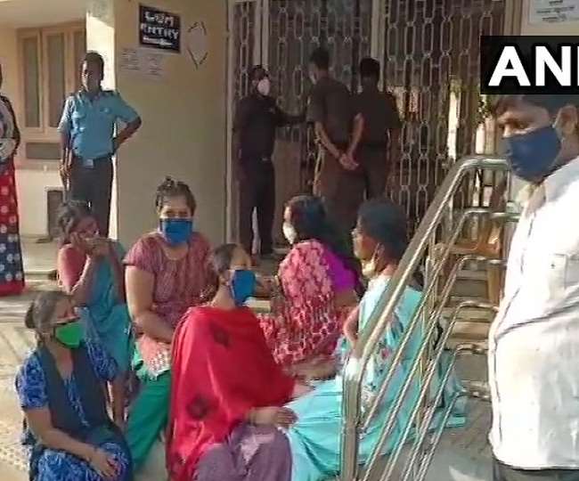 Karnataka Oxygen Crisis: ऑक्सीजन की कमी से 24 मौतें, जिला प्रभारी ने दिए मामले की जांच के आदेश; कहा- ‘कसूरवार को मिलेगी सख्त सजा’