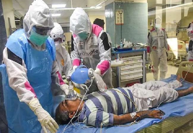 कोरोना संक्रमित मरीजों के लिए सरकार की नई गाइडलाइंस, होम आइसोलेशन से लेकर दवा तक, जानें सबकुछ