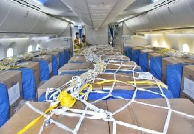 अब स्विट्जरलैंड, पौलेंड, नीदरलैंड और बैंकॉक ने भारत की मदद के लिए बढ़ाए हाथ, भेजी राहत सामग्री