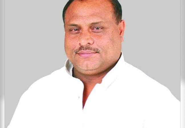 Coronavirus Death in UP: सपा के वरिष्ठ नेता पंडित सिंह का कोरोना से निधन, अखिलेश यादव ने ट्वीट कर जताया दु:ख
