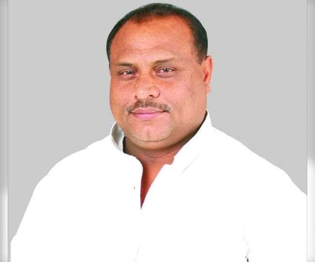 Coronavirus Death in UP: सपा के वरिष्ठ नेता पंडित सिंह का कोरोना से निधन, अखिलेश यादव ने ट्वीट कर जताया दु:ख